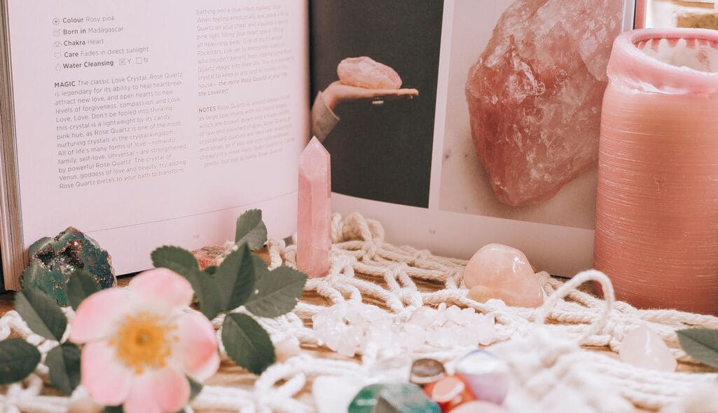 The Mineralogy, Psychology, and Practice of Crystal Love Spells: An Investigative Guide 2 Crystal Love Spells