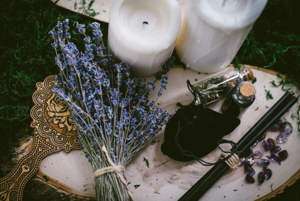 What Materials Are Commonly Used in Love Spells? 2 What Materials Are Commonly Used in Love Spells?